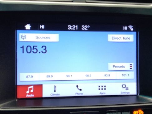 Used 2017 Ford Explorer XLT w/ Equipment Group 202A image 25