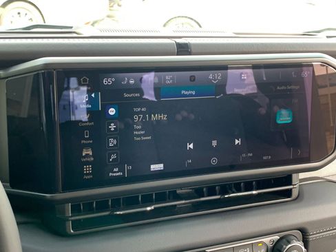 Used 2025 Jeep Wrangler Sahara image 21