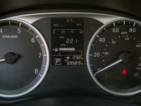 Used 2021 Nissan Versa S image 18