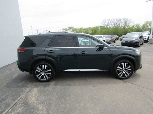 Used 2025 Nissan Pathfinder Platinum w/ Cargo Package AWD/4WD image 6