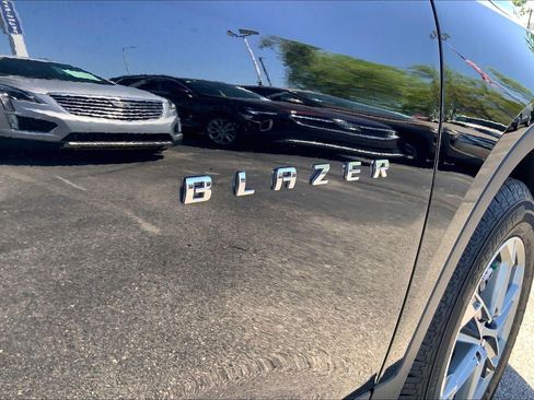 Used 2025 Chevrolet Blazer LT FWD image 8