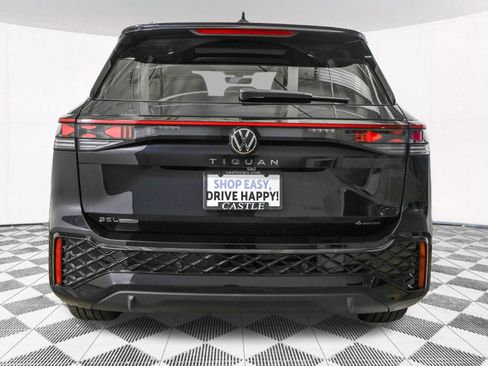 Used 2026 Volkswagen Tiguan SEL R-Line AWD/4WD image 15