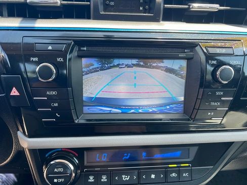 Used 2016 Toyota Corolla LE FWD image 35