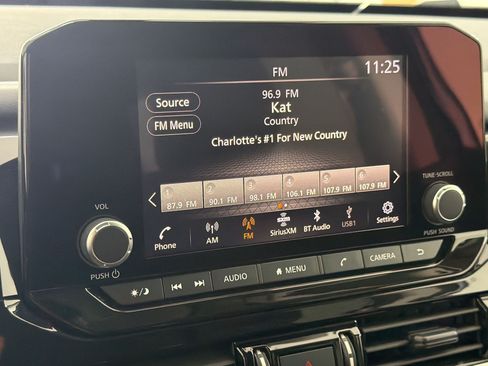 Used 2025 Nissan Pathfinder SV FWD image 19