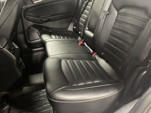 Used 2022 Ford Edge SEL w/ Convenience Package image 11