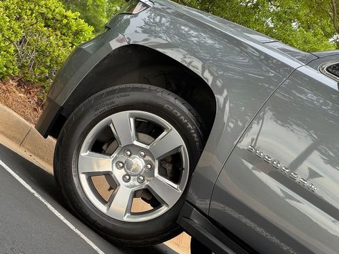 Used 2020 Chevrolet Suburban LT AWD/4WD image 6