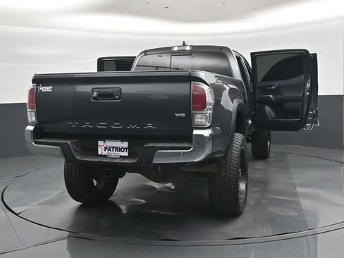 Used 2020 Toyota Tacoma TRD Off-Road AWD/4WD image 55