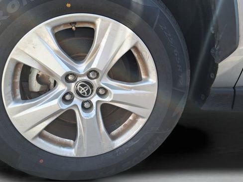 Used 2021 Toyota RAV4 XLE image 7