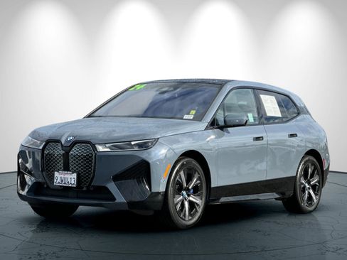 Used 2024 BMW iX xDrive50 w/ Sport Package image 8