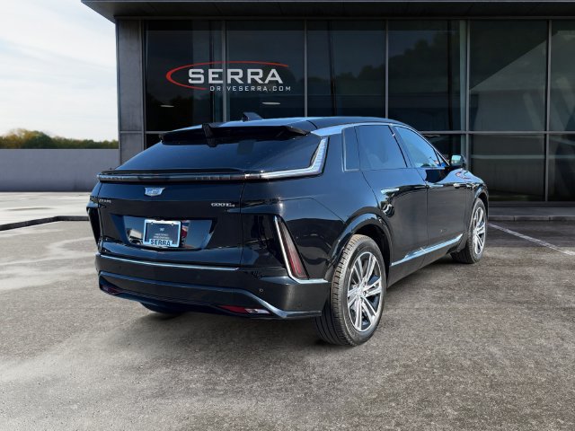 Used 2024 Cadillac Lyriq Luxury w/ LPO, Floor Liner Package AWD/4WD image 5