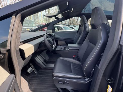 Used 2024 Tesla Cybertruck AWD Crew Cab image 11