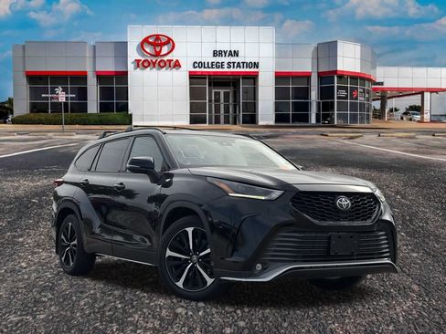 Used 2022 Toyota Highlander XSE image 1