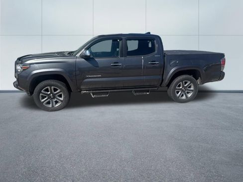 Used 2019 Toyota Tacoma Limited image 5