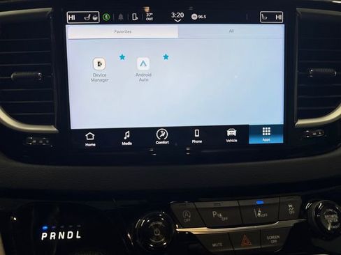 Used 2024 Chrysler Pacifica Touring-L FWD image 14