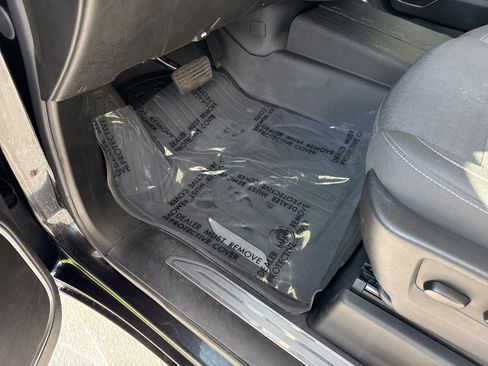 Used 2025 GMC Sierra 1500 Elevation image 16