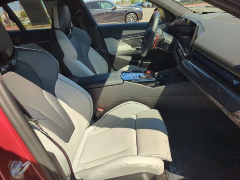 Used 2025 BMW M5 w/ Carbon Package image 32