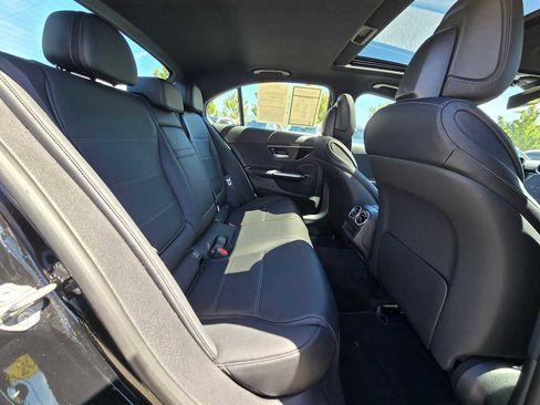 Used 2023 Mercedes-Benz C 300 4MATIC Sedan image 12