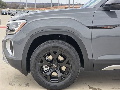 New 2026 Volkswagen Atlas Peak Edition AWD/4WD image 5