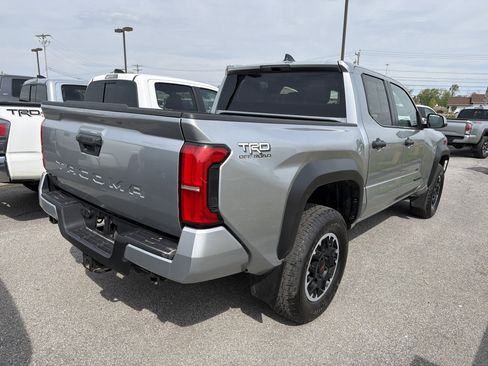 Used 2024 Toyota Tacoma TRD Off-Road AWD/4WD image 6