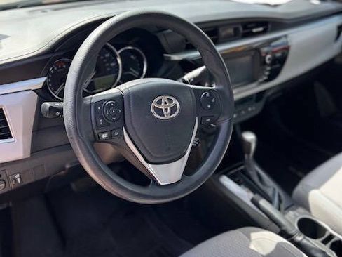 Used 2015 Toyota Corolla LE FWD image 15