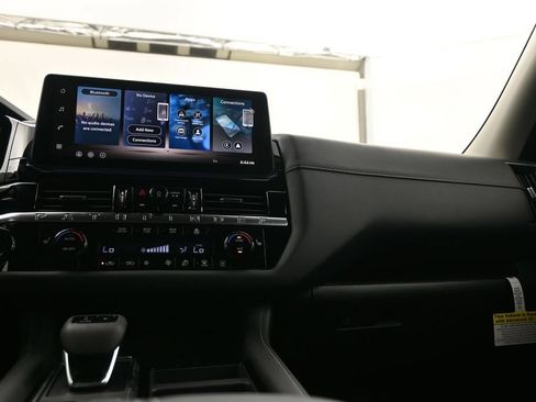 New 2026 Nissan Pathfinder SL FWD image 16