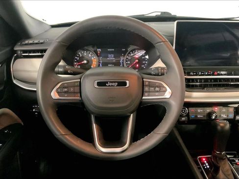 Used 2025 Jeep Compass Limited AWD/4WD image 5
