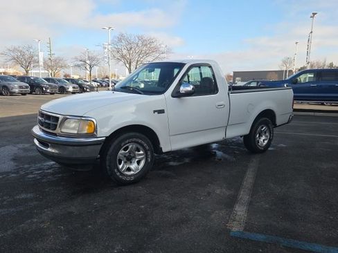 Used 1998 Ford F150 XLT image 2