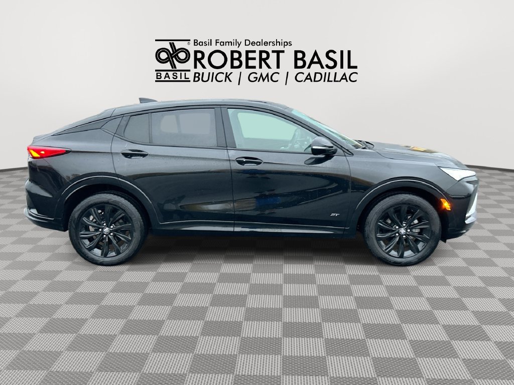 Used 2025 Buick Envista Sport Touring w/ Convenience I Package FWD image 9