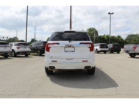 Used 2021 GMC Acadia Denali w/ Denali Technology Package FWD image 4