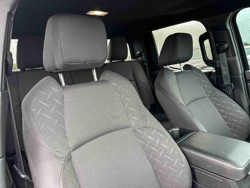 Used 2025 Toyota Tacoma SR5 AWD/4WD image 23