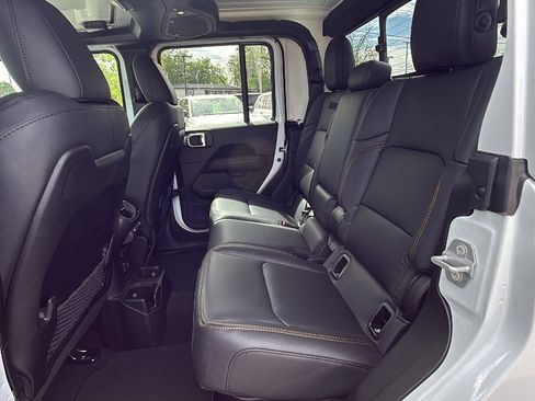New 2026 Jeep Gladiator Sport AWD/4WD image 14