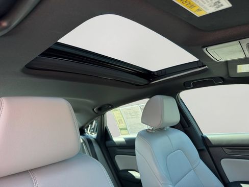 Used 2025 Honda Civic Sport Touring image 7