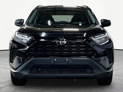 Used 2025 Toyota RAV4 LE AWD/4WD image 4