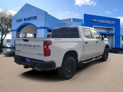 New 2026 Chevrolet Silverado 1500 Custom Trail Boss w/ LPO, Dark Essentials Package