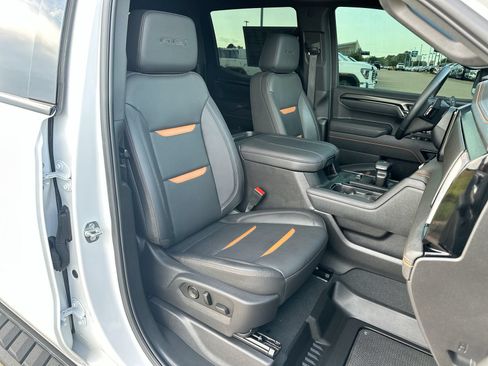 Used 2025 GMC Sierra 1500 AT4 w/ AT4 Premium Package AWD/4WD image 26