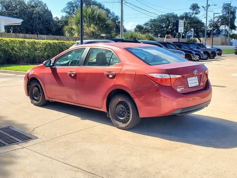 Used 2016 Toyota Corolla LE FWD image 3