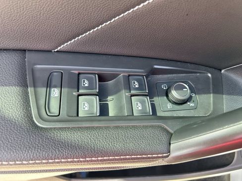 Used 2022 Volkswagen Tiguan SEL R-Line AWD/4WD image 14