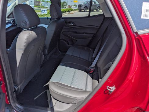 New 2026 Chevrolet Trax LT FWD image 9