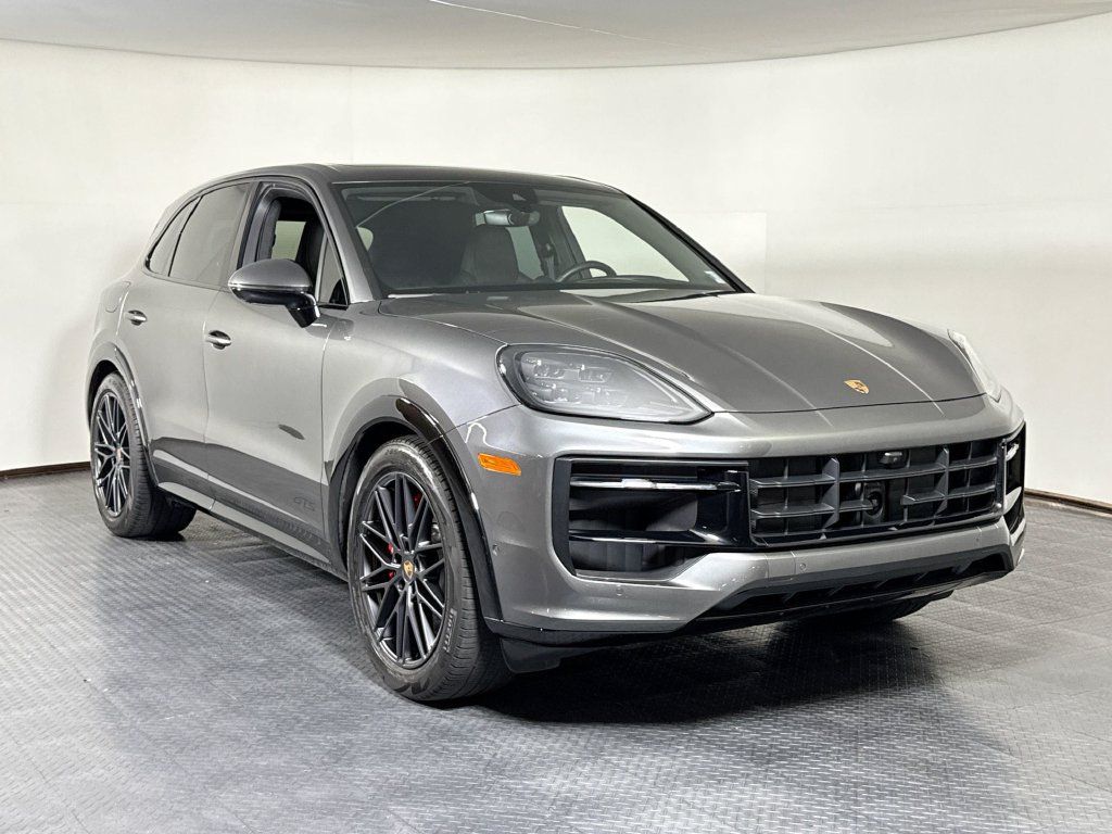Certified 2025 Porsche Cayenne GTS AWD/4WD image 9