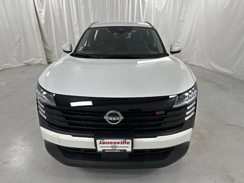 Certified 2025 Nissan Kicks SR image 8