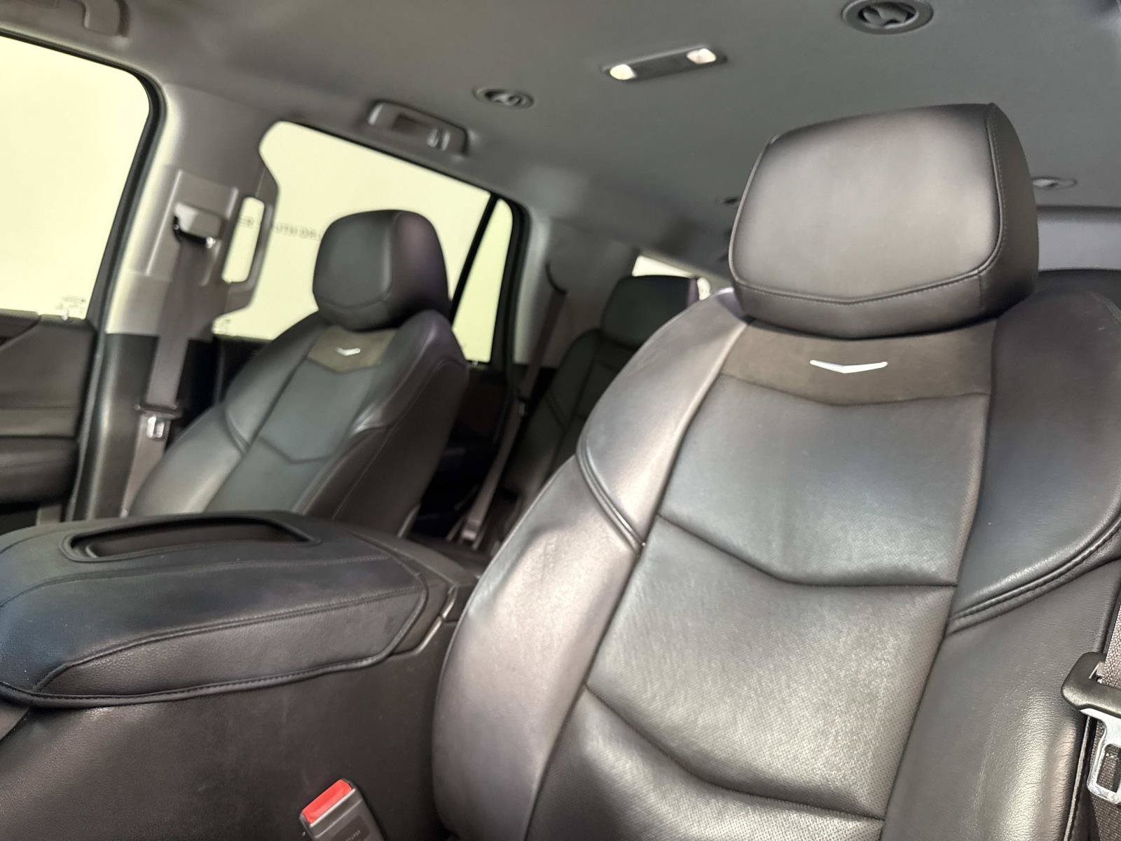 Used 2016 Cadillac Escalade 2WD image 19