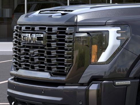 New 2026 GMC Sierra 3500 Denali Ultimate w/ LPO, Black Badging Package AWD/4WD image 15
