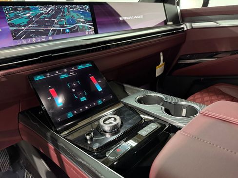 New 2026 Cadillac Escalade ESV Sport image 31