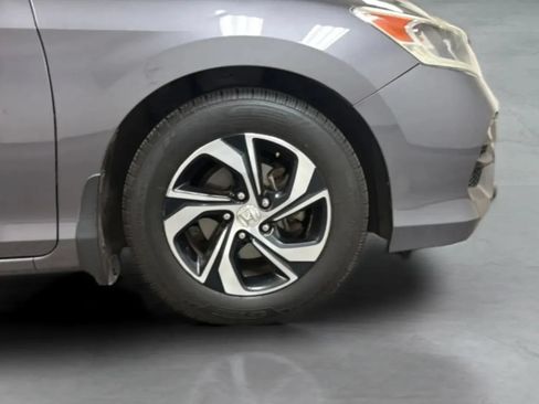 Used 2016 Honda Accord LX image 24