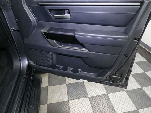 Used 2024 Toyota Tundra Limited AWD/4WD image 19