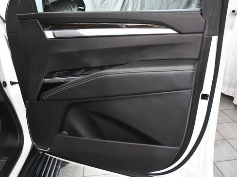 Used 2025 Cadillac Escalade Premium Luxury w/ LPO, Floor Liner Package AWD/4WD image 15