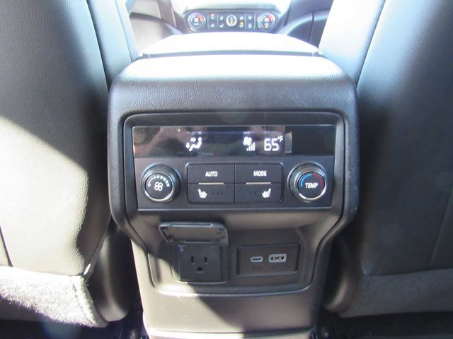 Certified 2023 GMC Acadia SLT w/ Preferred Package AWD/4WD image 28