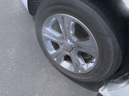 Used 2015 Dodge Charger SE image 9