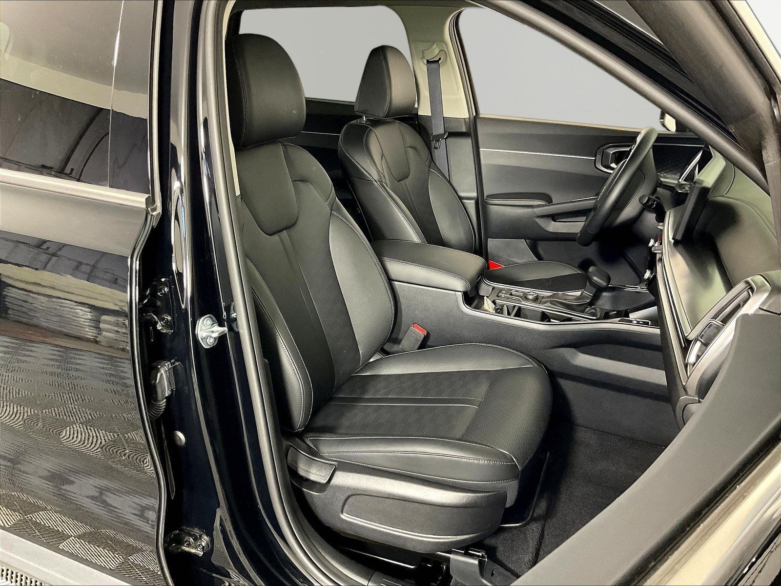 Certified 2026 Kia Sorento S w/ S Panoramic Sunroof Package FWD image 29