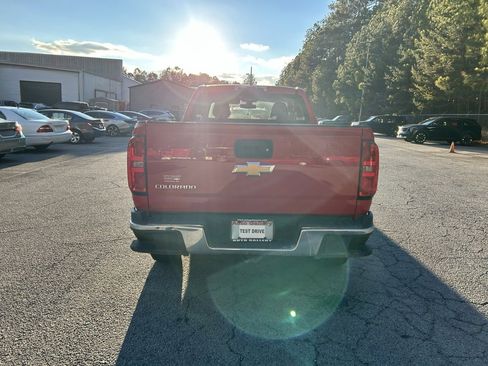 Used 2019 Chevrolet Colorado W/T image 2